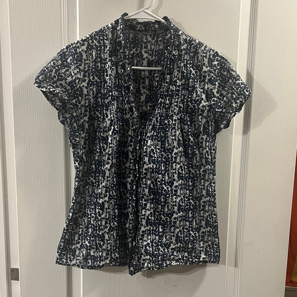 Eddie Bauer Women's Top‎ in Blue and White